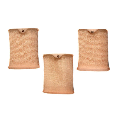 Three white oil wipes evenly arranged.