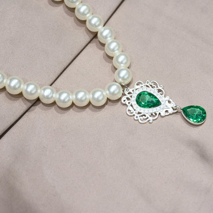 Pet pearl necklace with green semi-precious gemstone pendant