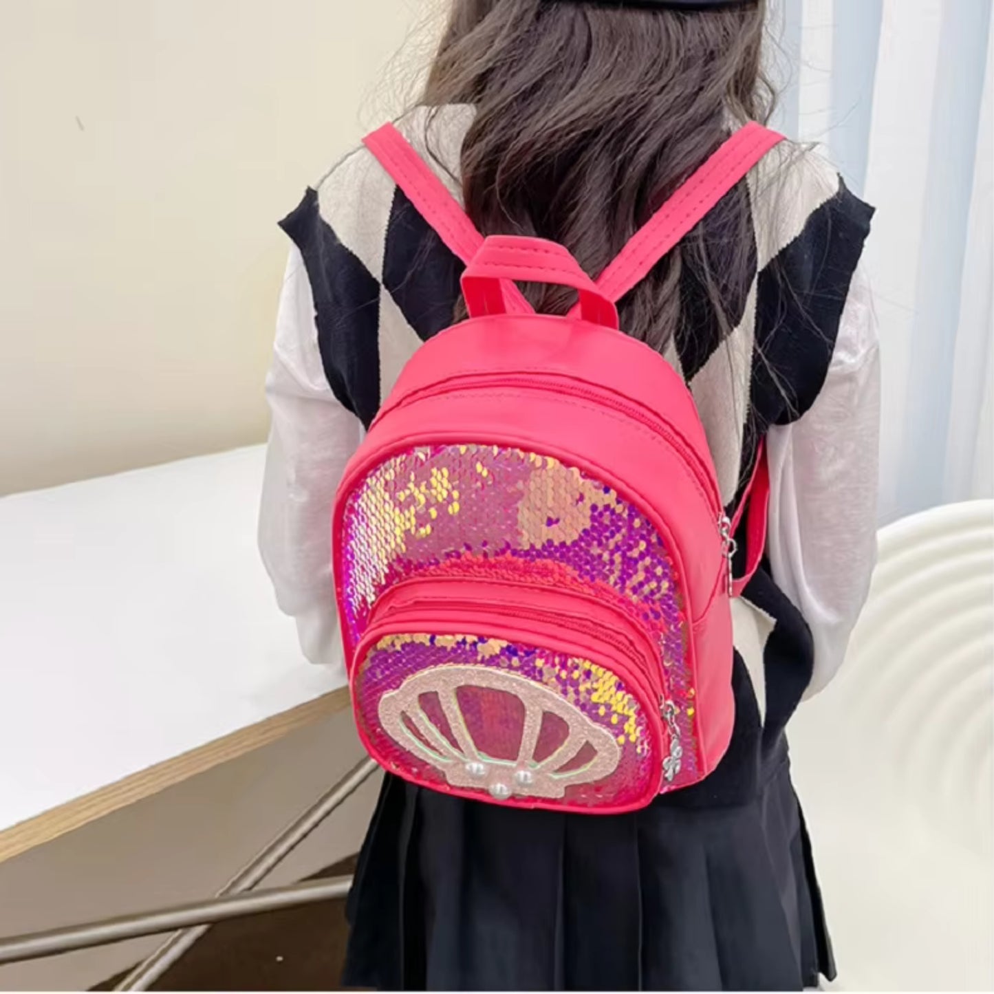 Small stylish backpack for girls – perfect for school or playdates
